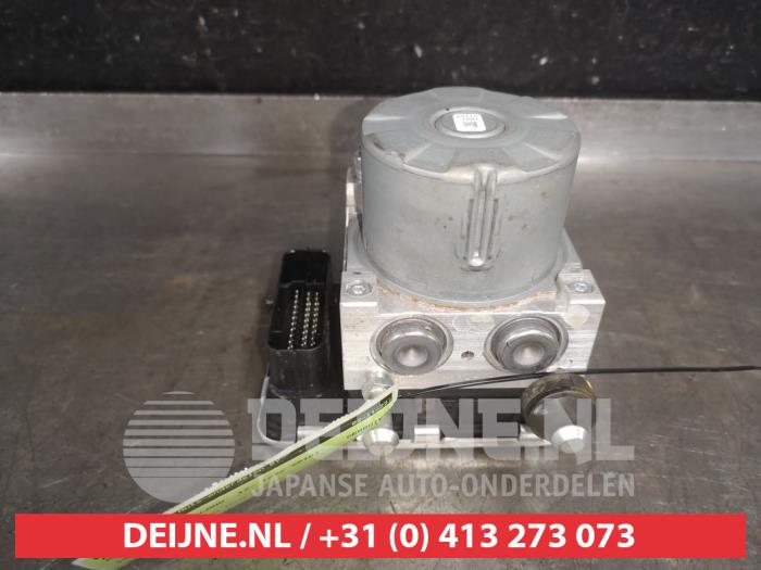Used ABS pump Mitsubishi Outlander (GF/GG) 2.4 16V PHEV 4x4 Price € 50,00 Margin scheme offered by V.Deijne Jap.Auto-onderdelen BV