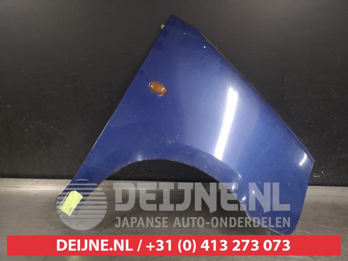 Front wing, right from a Suzuki Wagon-R+ (RB) 1.3 16V VVT 2004