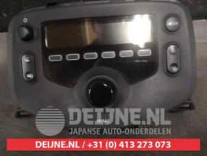 Usagé Radio Toyota Aygo (B40) 1.0 12V VVT-i Prix sur demande proposé par V.Deijne Jap.Auto-onderdelen BV