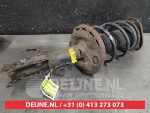 Used Front shock absorber rod, right Toyota Auris (E15) 1.6 Dual VVT-i 16V Price on request offered by V.Deijne Jap.Auto-onderdelen BV