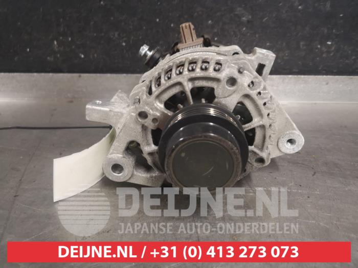 Begagnade Dynamo Toyota Yaris III (P13) 1.33 16V Dual VVT-I Pris € 45,00 Marginaltabell erbjuds av V.Deijne Jap.Auto-onderdelen BV