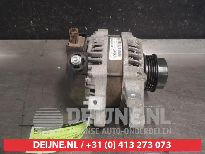 Dynamo d'un Toyota Yaris III (P13) 1.33 16V Dual VVT-I 2014