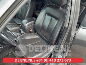 Used Set of upholstery (complete) Hyundai Santa Fe II (CM) 2.2 CRDi 16V 4x4 Price € 500,00 Margin scheme offered by V.Deijne Jap.Auto-onderdelen BV