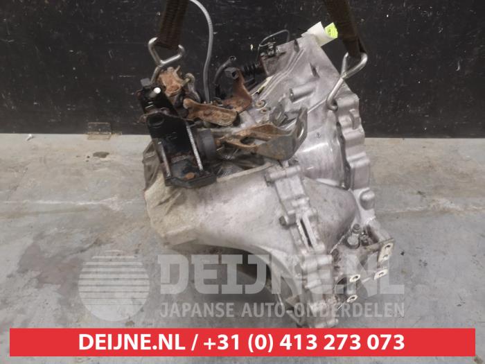 Getriebe van een Toyota Corolla Verso (R10/11) 2.2 D-4D 16V 2006