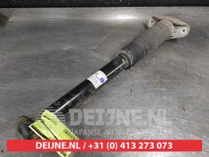 Used Rear shock absorber, left Kia Sportage (QL) 2.0 CRDi 185 16V VGT 4x4 Price on request offered by V.Deijne Jap.Auto-onderdelen BV