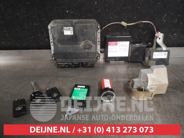 Used Engine management computer Toyota RAV4 (A3) 2.2 D-4D-F 16V 4x4 Price € 150,00 Margin scheme offered by V.Deijne Jap.Auto-onderdelen BV