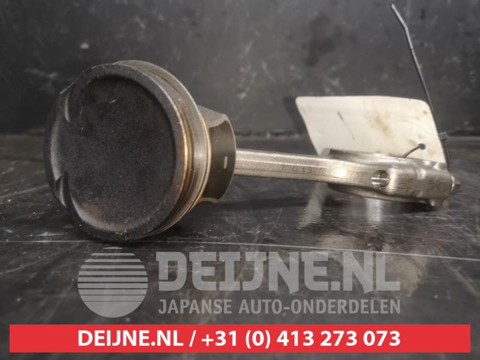 Usagé Piston Nissan Micra (K14) 1.0 IG-T 100 Prix € 50,00 Règlement à la marge proposé par V.Deijne Jap.Auto-onderdelen BV