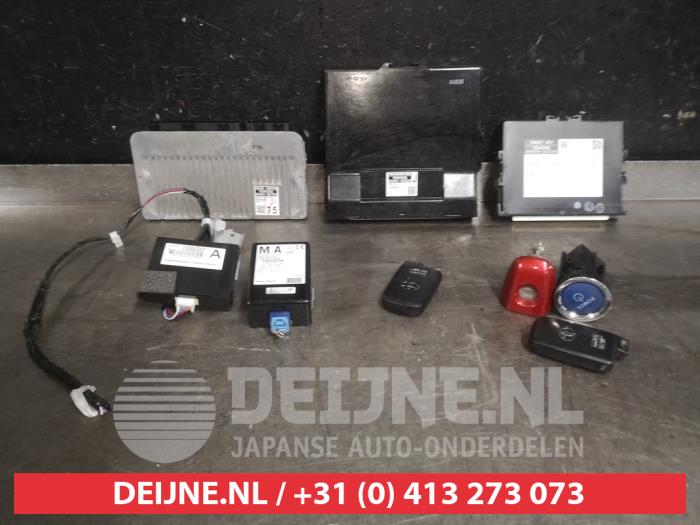 Used Engine management computer Toyota Auris (E18) 1.8 16V Hybrid Price € 150,00 Margin scheme offered by V.Deijne Jap.Auto-onderdelen BV