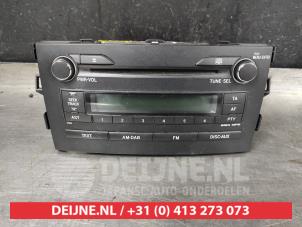 Używane Radio Toyota Auris (E15) 1.33 Dual VVT-I 16V Cena na żądanie oferowane przez V.Deijne Jap.Auto-onderdelen BV