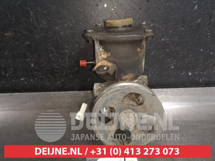 Usagé Pompe de direction Subaru Forester (SF) 2.0 16V X Prix € 25,00 Règlement à la marge proposé par V.Deijne Jap.Auto-onderdelen BV