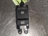 Parking brake switch from a Kia Ceed Sportswagon (CDF), 2018 1.5 T-GDI 16V, Combi/o, Petrol, 1.482cc, 118kW (160pk), FWD, G4LH, 2021-01, CDF5P4 2023