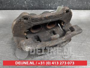Used Front brake calliper, left Hyundai Santa Fe II (CM) 2.2 CRDi 16V 4x2 Price on request offered by V.Deijne Jap.Auto-onderdelen BV