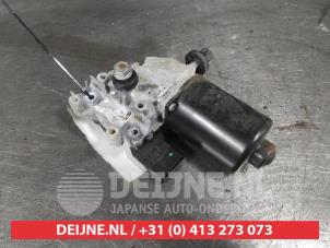 Used Front wiper motor Hyundai iX20 (JC) 1.4i 16V Price on request offered by V.Deijne Jap.Auto-onderdelen BV