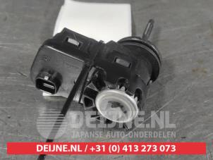 Used Headlight motor Kia Sportage (SL) 2.0 CVVT 16V 4x2 Price on request offered by V.Deijne Jap.Auto-onderdelen BV