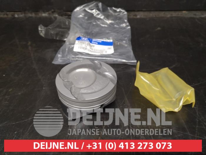 Nuevos Pistón Hyundai iX35 (LM) 1.6 GDI 16V Precio € 90,75 IVA incluido ofrecido por V.Deijne Jap.Auto-onderdelen BV