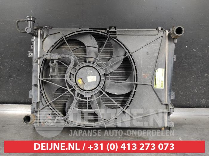 Usagé Radiateur Kia Carens III (FG) 2.0i CVVT 16V Prix € 100,00 Règlement à la marge proposé par V.Deijne Jap.Auto-onderdelen BV