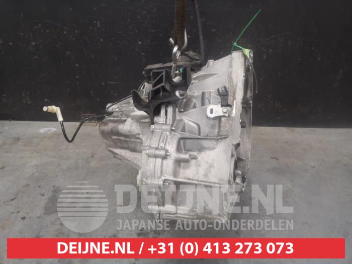 Gearbox from a Nissan Juke (F16) 1.0 DIG-T 12V 2021