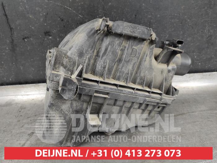 Air box from a Toyota Yaris III (P13) 1.4 D-4D-F 2011