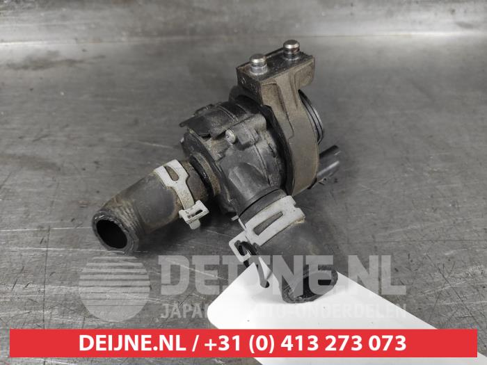 Begagnade Extra vattenpump Nissan Juke (F16) 1.0 DIG-T 12V Pris € 25,00 Marginaltabell erbjuds av V.Deijne Jap.Auto-onderdelen BV