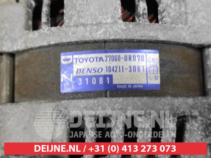 Dynamo from a Toyota Avensis Wagon (T27) 2.0 16V D-4D-F 2012