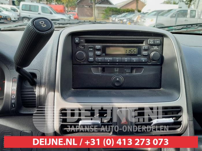 Radio d'un Honda CR-V (RD6/7/8) 2.0i 16V VTEC 2005