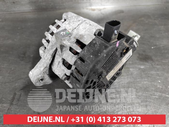 Dynamo van een Toyota Yaris III (P13) 1.5 16V Dual VVT-iE 2019