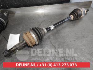 Usagé Cardan gauche (transmission) Toyota Yaris III (P13) 1.5 16V Dual VVT-iE Prix € 70,00 Règlement à la marge proposé par V.Deijne Jap.Auto-onderdelen BV