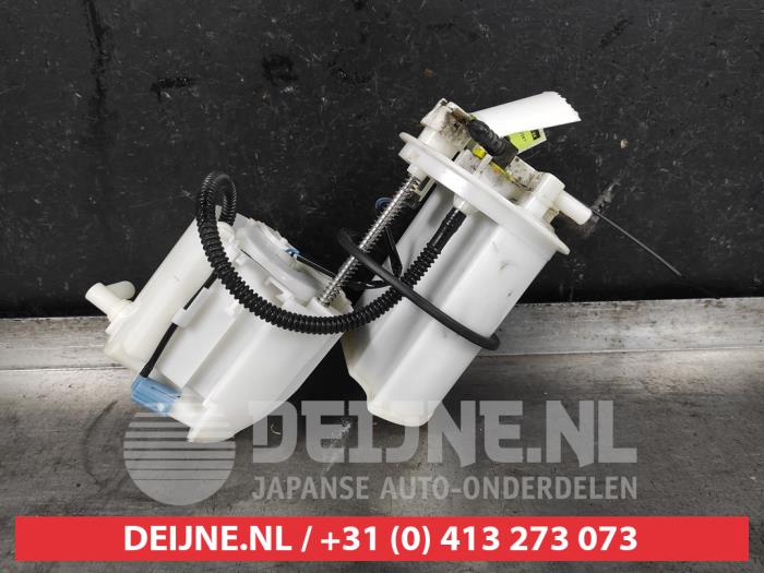 Usagé Pompe à carburant Toyota RAV4 (A3) 2.0 16V Valvematic 4x4 Prix € 50,00 Règlement à la marge proposé par V.Deijne Jap.Auto-onderdelen BV