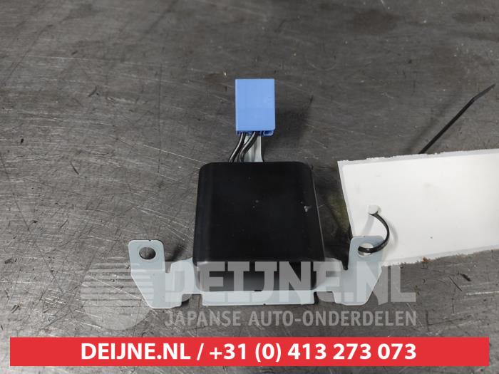 Używane Antena GPS Mazda CX-30 (DM) 2.0 e-SkyActiv-G 122 16V Cena na żądanie oferowane przez V.Deijne Jap.Auto-onderdelen BV