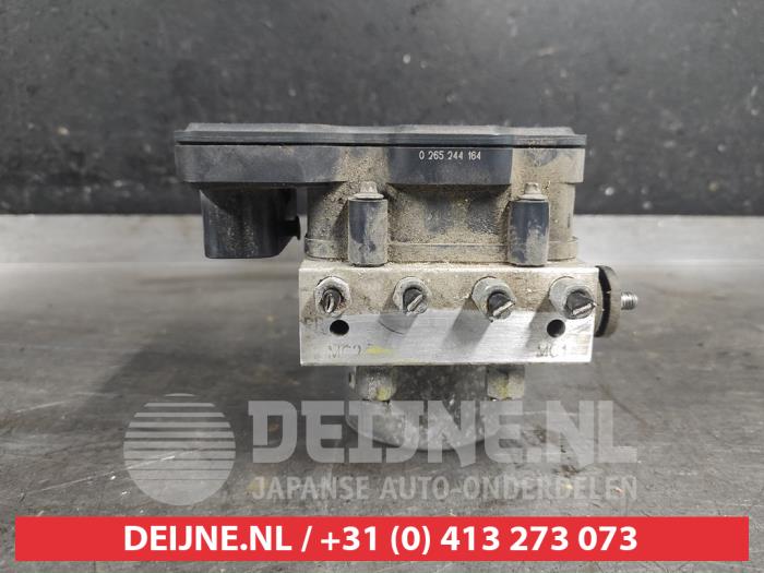 Używane Pompa ABS Nissan Pulsar (C13) 1.5 dCi DPF Cena € 75,00 Procedura marży oferowane przez V.Deijne Jap.Auto-onderdelen BV