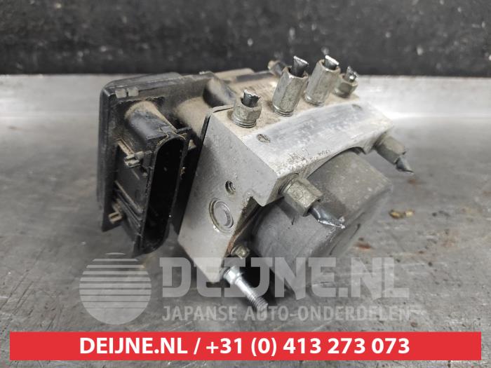 Usagé Bloc ABS Suzuki SX4 (EY/GY) 1.6 16V VVT Comfort,Exclusive Autom. Prix € 150,00 Règlement à la marge proposé par V.Deijne Jap.Auto-onderdelen BV
