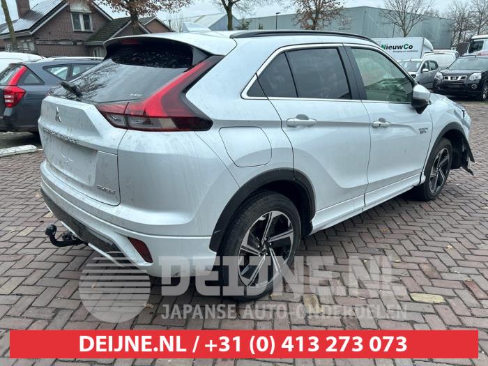 Usados Ventanilla triangular derecha detrás Mitsubishi Eclipse Cross (GK/GL) 2.4 16V PHEV 4x4 Precio € 50,00 Norma de margen ofrecido por V.Deijne Jap.Auto-onderdelen BV