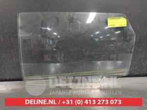 Używane Szyba drzwi lewych tylnych wersja 4-drzwiowa Toyota Auris (E18) 1.2 T 16V Cena € 35,00 Procedura marży oferowane przez V.Deijne Jap.Auto-onderdelen BV