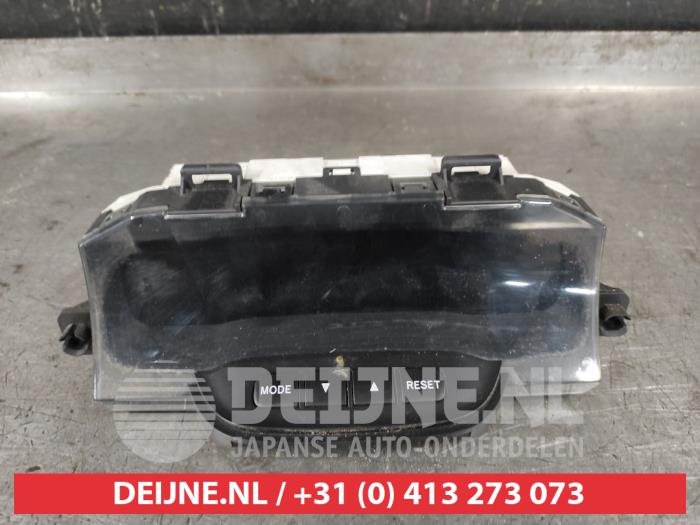 Begagnade Innerdisplay Toyota Land Cruiser (J12) 3.0 D-4D 16V Pris € 25,00 Marginaltabell erbjuds av V.Deijne Jap.Auto-onderdelen BV
