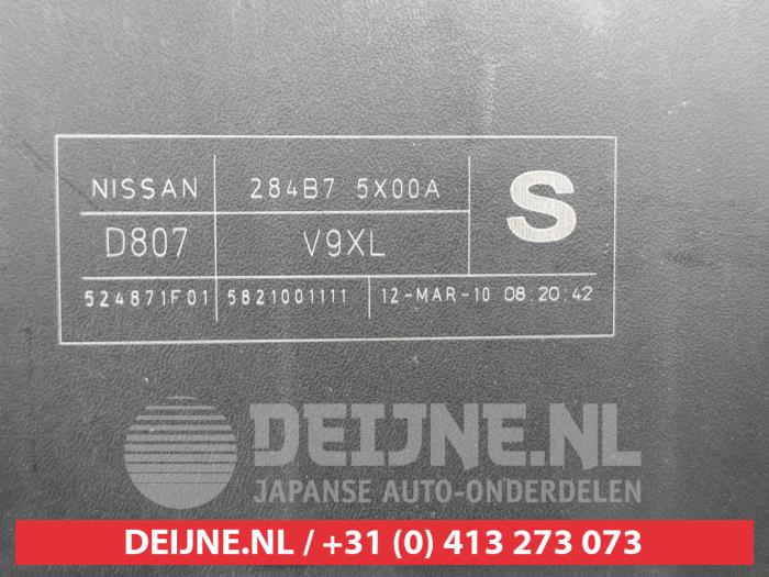 Fuse box from a Nissan Navara (D40) 3.0 dCi V6 24V DPF 4x4 2012