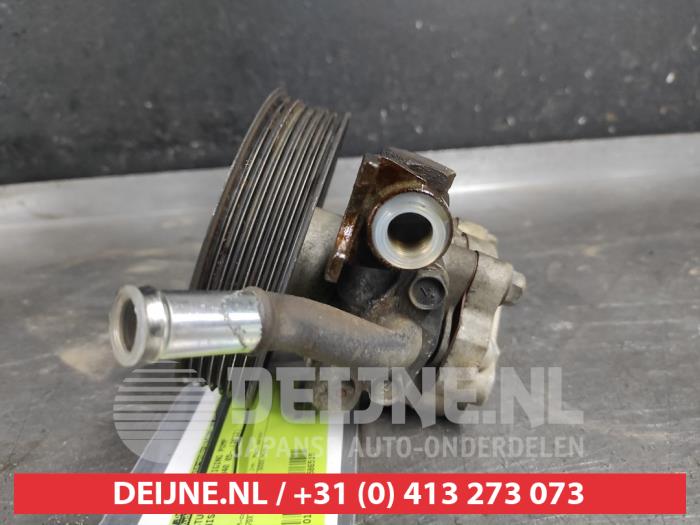 Usagé Pompe de direction Nissan Navara (D40) 3.0 dCi V6 24V DPF 4x4 Prix € 75,00 Règlement à la marge proposé par V.Deijne Jap.Auto-onderdelen BV