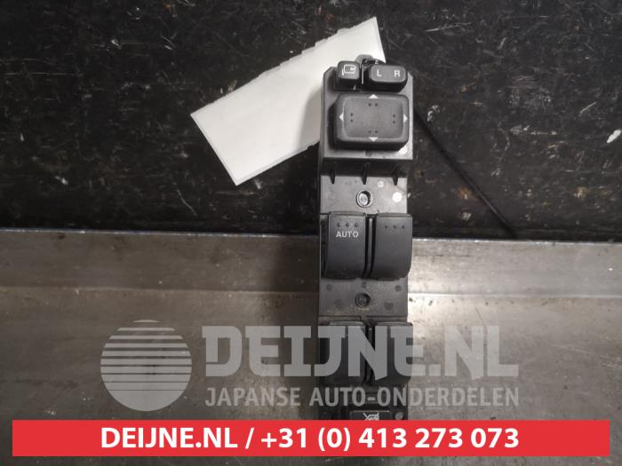 Usados Interruptor combinado de ventanillas Mazda 5 (CWA9) 1.6 CITD 16V Precio € 50,00 Norma de margen ofrecido por V.Deijne Jap.Auto-onderdelen BV