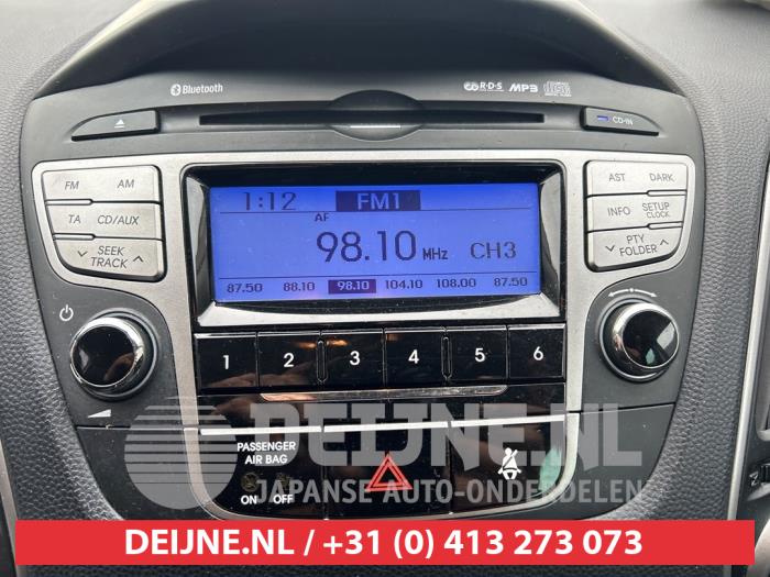 Radio de un Hyundai iX35 (LM) 2.0 16V 2010