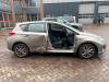 Extra window 4-door, right from a Toyota Auris (E18), 2012 / 2019 1.8 16V Hybrid, Hatchback, 4-dr, Electric Petrol, 1.798cc, 100kW (136pk), FWD, 2ZRFXE, 2012-10 / 2019-03, ZWE186L-DH; ZWE186R-DH 2013