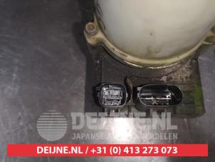 Pompe de direction d'un Mazda CX-7 2.2 MZR-CD 16V 2010