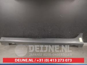 Used Side skirt, left Hyundai iX35 (LM) 2.0 16V Price on request offered by V.Deijne Jap.Auto-onderdelen BV