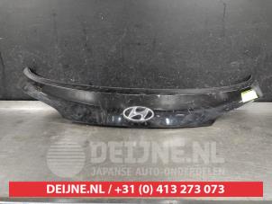 Used Decorative strip tailgate Hyundai iX35 (LM) 1.6 GDI 16V Price on request offered by V.Deijne Jap.Auto-onderdelen BV