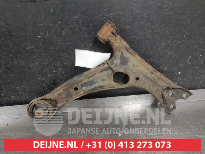 Front lower wishbone, left from a Toyota Corolla Verso (R10/11) 1.8 16V VVT-i 2005