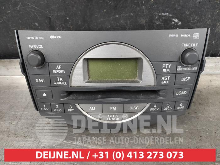 Używane Radio Toyota RAV4 (A3) 2.0 16V VVT-i 4x4 Cena € 70,00 Procedura marży oferowane przez V.Deijne Jap.Auto-onderdelen BV