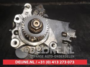 Used Mechanical fuel pump Ssang Yong Rexton W 2.0 e-200 Xdi 16V 4WD Price on request offered by V.Deijne Jap.Auto-onderdelen BV