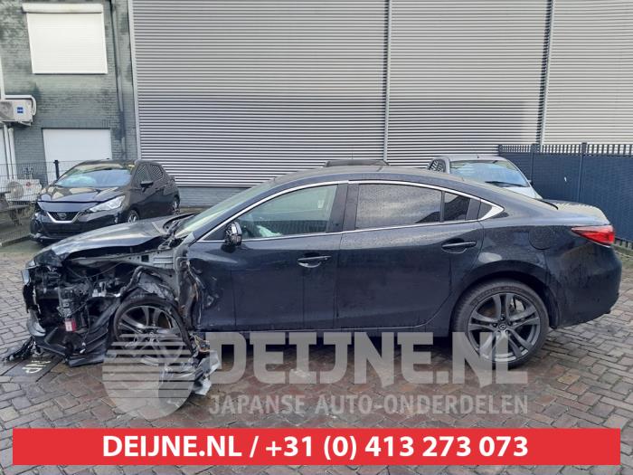 Usados Ventanilla triangular izquierda detrás Mazda 6 (GJ/GH/GL) 2.2 SkyActiv-D 150 16V Precio € 35,00 Norma de margen ofrecido por V.Deijne Jap.Auto-onderdelen BV