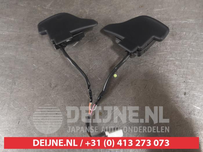 Usagé Kit manettes de commande Toyota Aygo (B40) 1.0 12V VVT-i Prix € 50,00 Règlement à la marge proposé par V.Deijne Jap.Auto-onderdelen BV