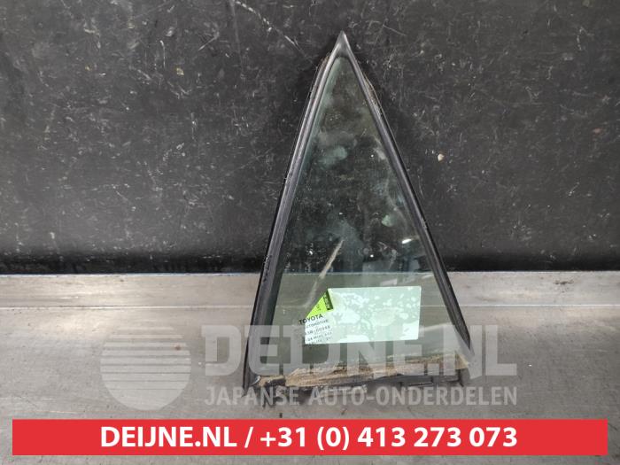 Usados Ventanilla triangular derecha detrás Toyota Auris (E15) 1.6 Dual VVT-i 16V Precio € 25,00 Norma de margen ofrecido por V.Deijne Jap.Auto-onderdelen BV