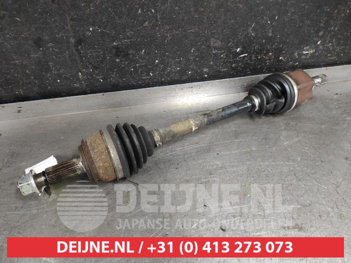 Gebrauchte Antriebswelle links vorne Nissan Qashqai (J11) 1.2 DIG-T 16V Preis € 100,00 Margenregelung angeboten von V.Deijne Jap.Auto-onderdelen BV