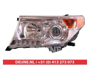 New Headlight, left Toyota Landcruiser Price € 366,79 Inclusive VAT offered by V.Deijne Jap.Auto-onderdelen BV